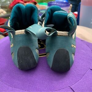 Teal Women’s Climbing Shoes - Unbranded